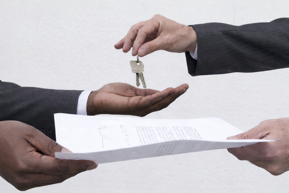 Exchanging documents and keys — seller financing